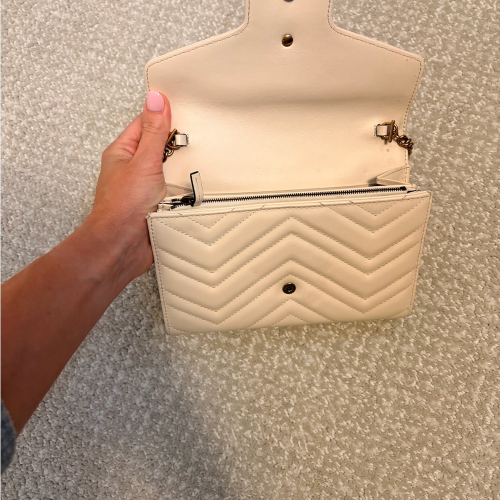 Gucci Cream Clutch with Gold Accents - Picture 4 of 10